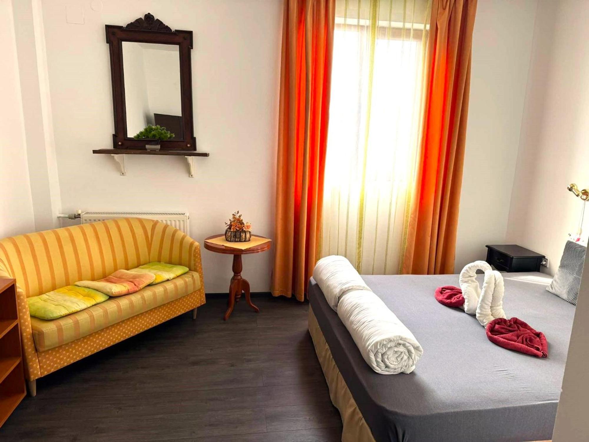 Guest House Misha Petrevene Экстерьер фото
