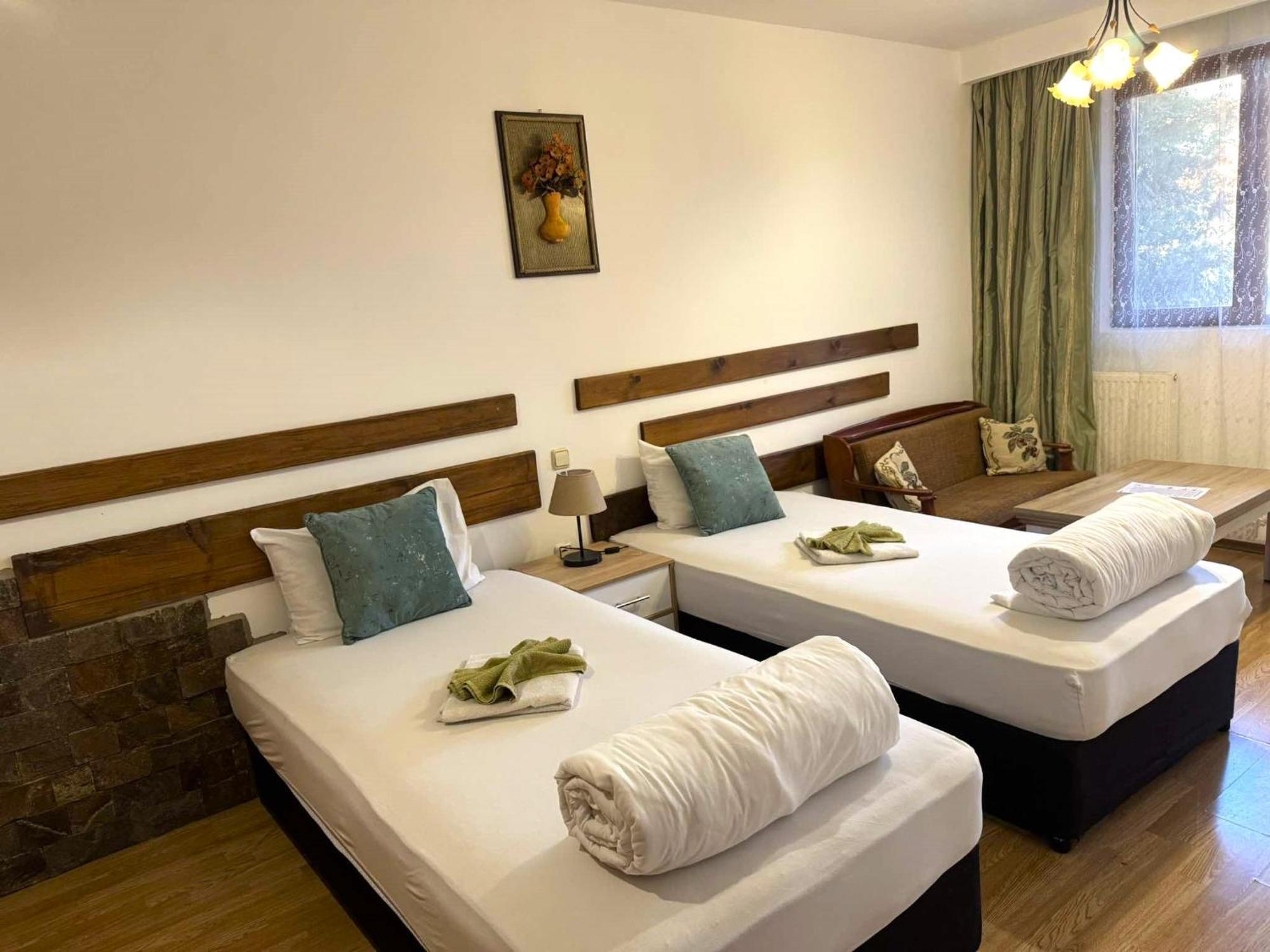 Guest House Misha Petrevene Экстерьер фото