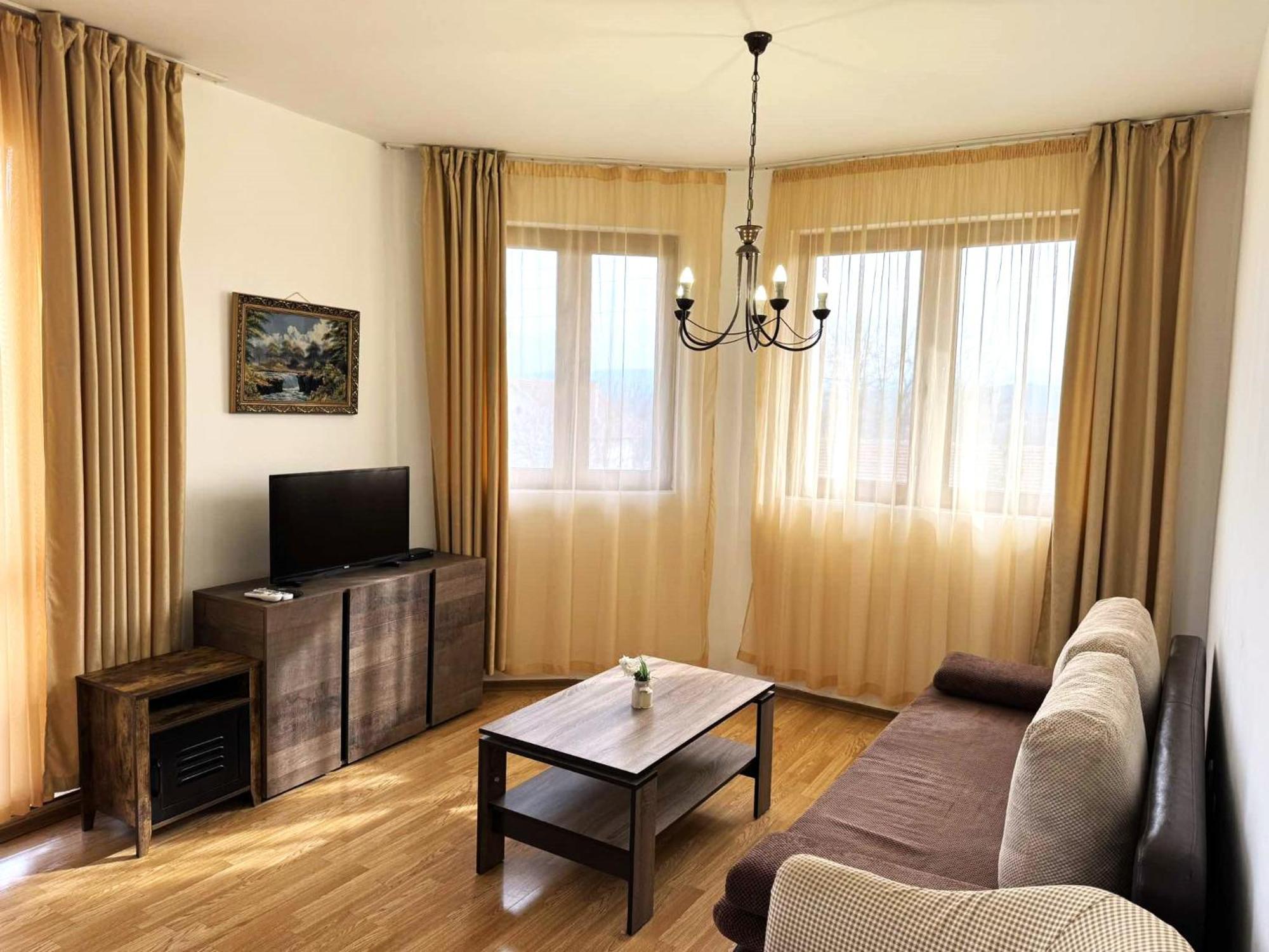 Guest House Misha Petrevene Экстерьер фото