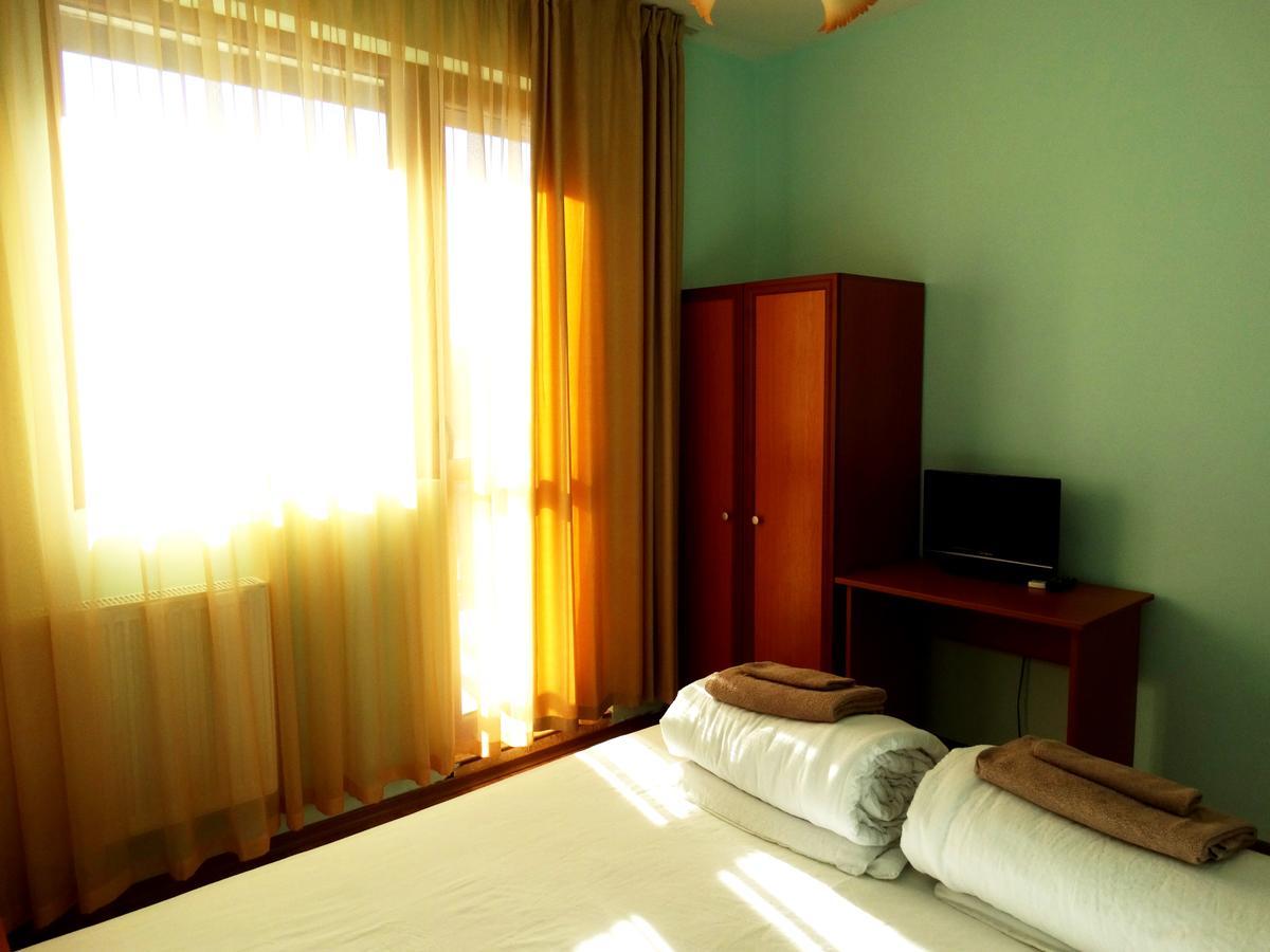 Guest House Misha Petrevene Экстерьер фото