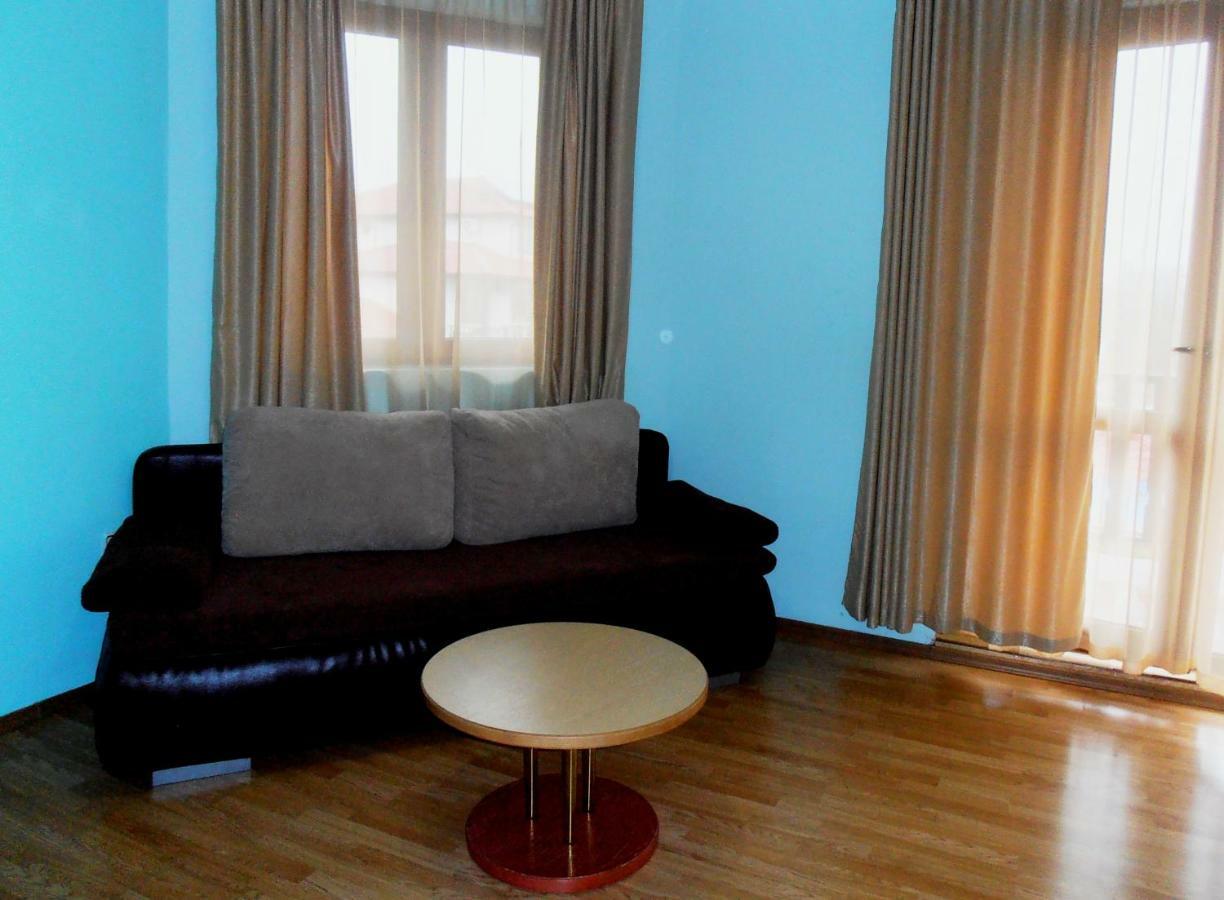 Guest House Misha Petrevene Экстерьер фото