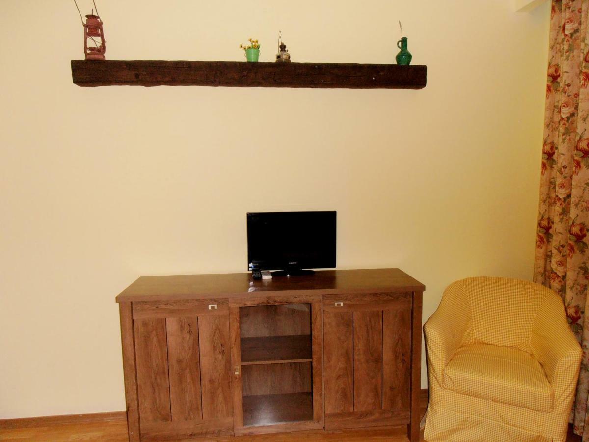 Guest House Misha Petrevene Экстерьер фото