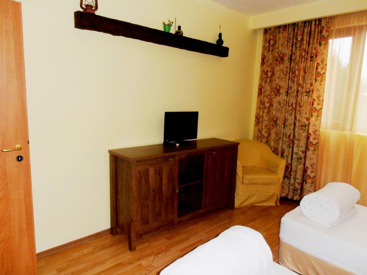 Guest House Misha Petrevene Экстерьер фото