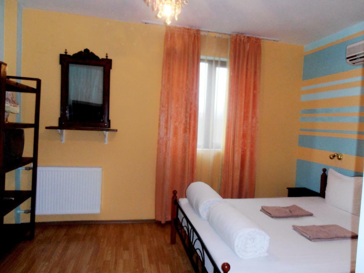 Guest House Misha Petrevene Экстерьер фото