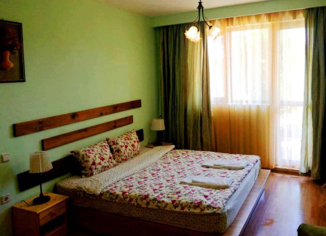 Guest House Misha Petrevene Экстерьер фото