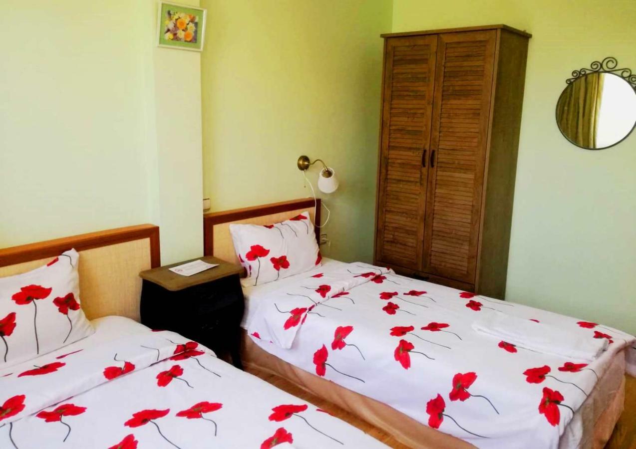 Guest House Misha Petrevene Экстерьер фото